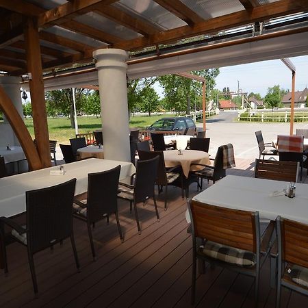Piroska Csarda Es Panzio Bed and Breakfast Σίοφοκ Εξωτερικό φωτογραφία