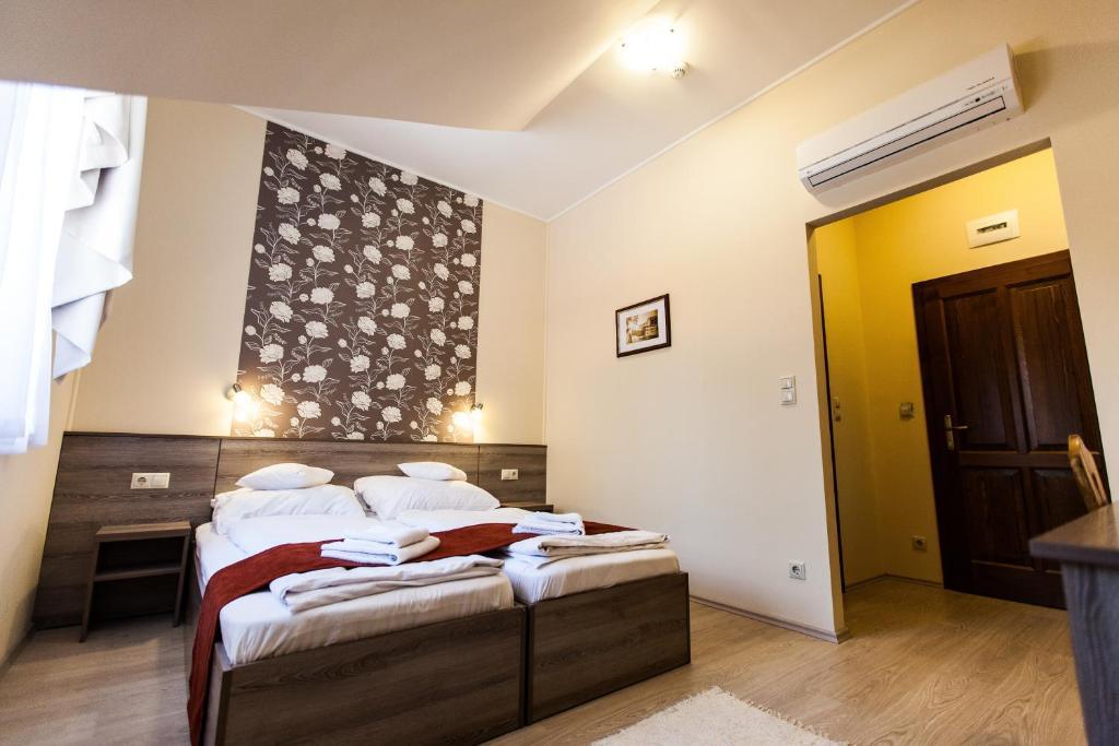 Piroska Csarda Es Panzio Bed and Breakfast Σίοφοκ Δωμάτιο φωτογραφία