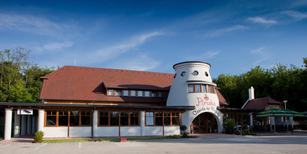 Piroska Csarda Es Panzio Bed and Breakfast Σίοφοκ Εξωτερικό φωτογραφία